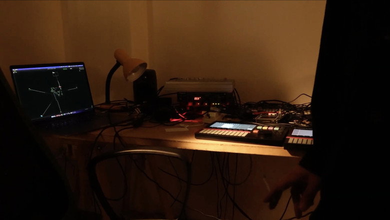 кадр из фильма Happy tho' inn a Dream