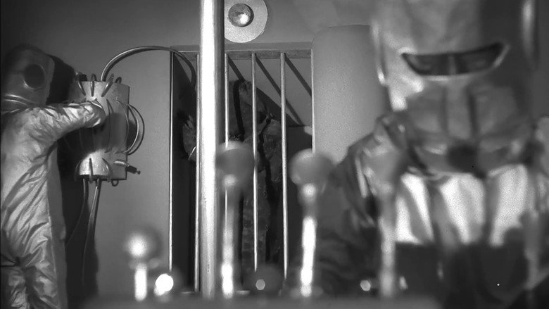 кадр из фильма 우주괴인 왕마귀