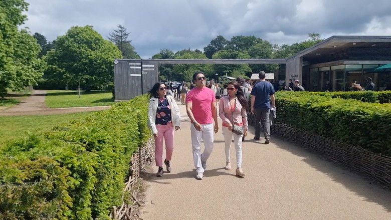 кадр из фильма Virginia Water Lake