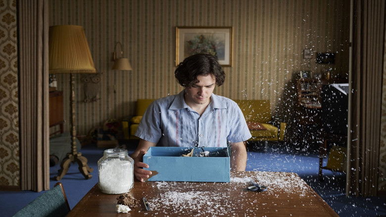 кадр из фильма Первый снег лета