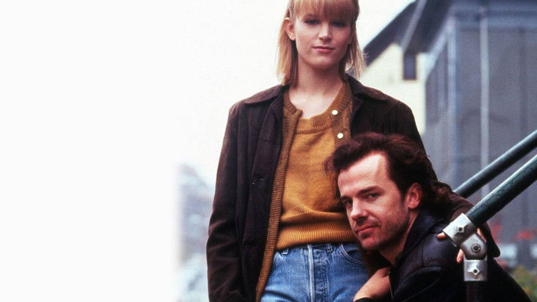 кадр из фильма Out of the Rain