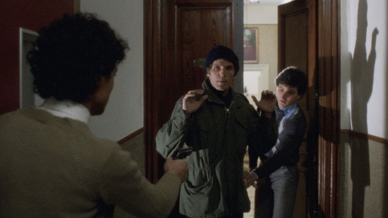 кадр из фильма Человек на коленях