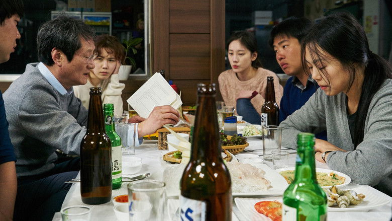 кадр из фильма Ночью у моря одна