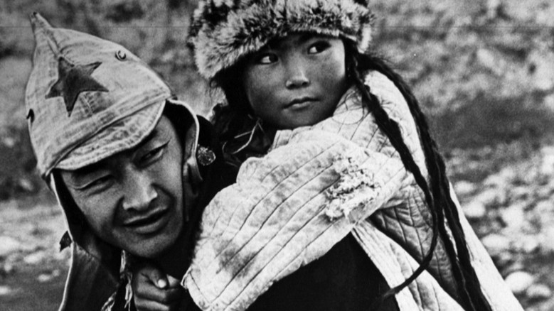 кадр из фильма Первый учитель