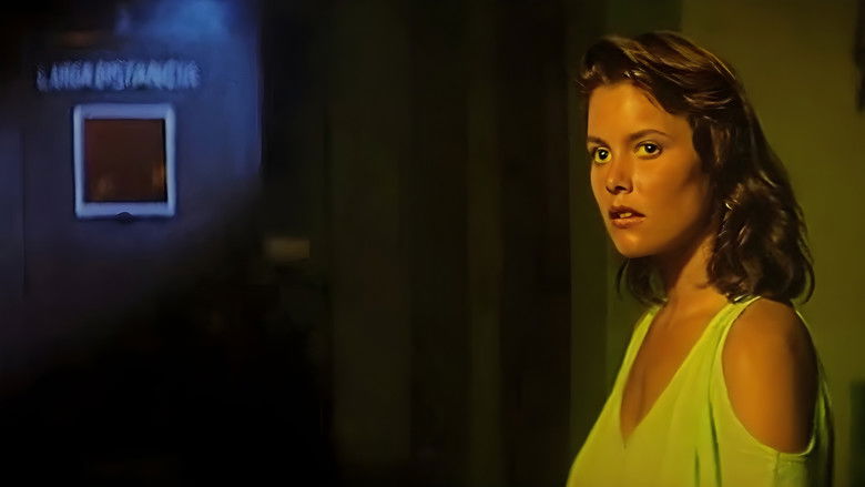 кадр из фильма Искривленный вниз