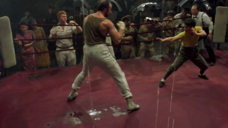 кадр из фильма Рожденный защищать