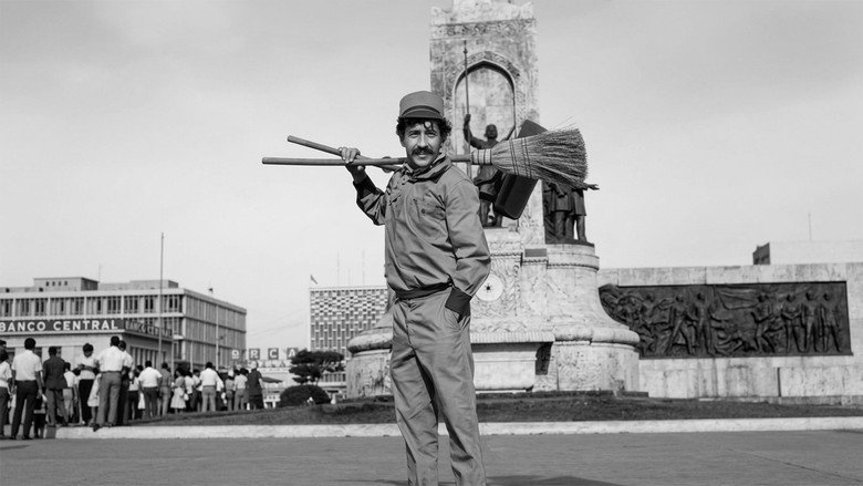 кадр из фильма Hüseyin Baradan Çekilin Aradan