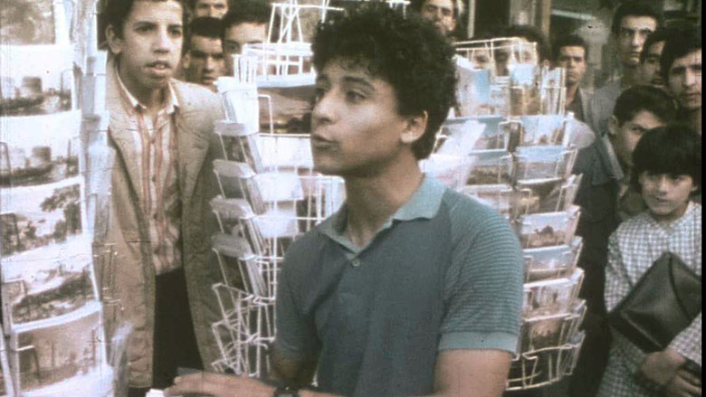 кадр из фильма Déjà le sang de mai ensemençait novembre