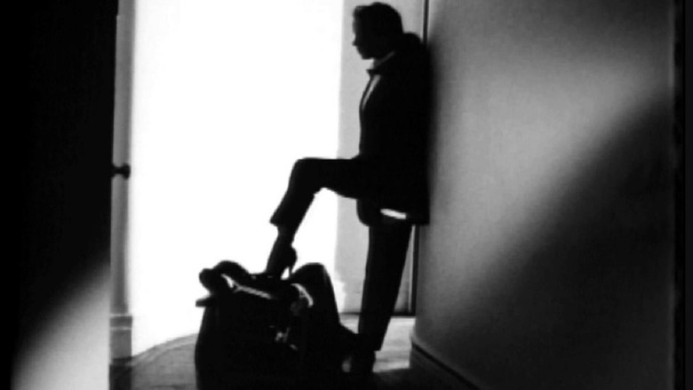 кадр из фильма The Black Glove