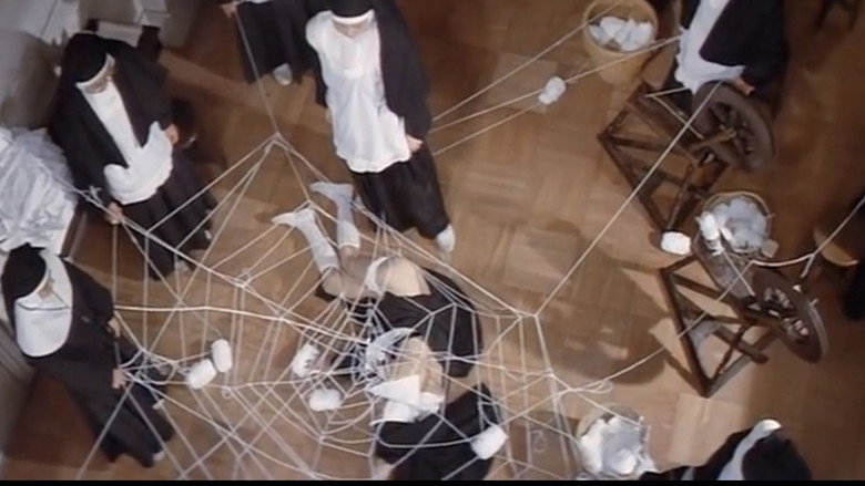 кадр из фильма 修道女ルシア　辱す