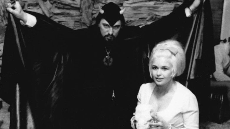 кадр из фильма Mansfield 66/67