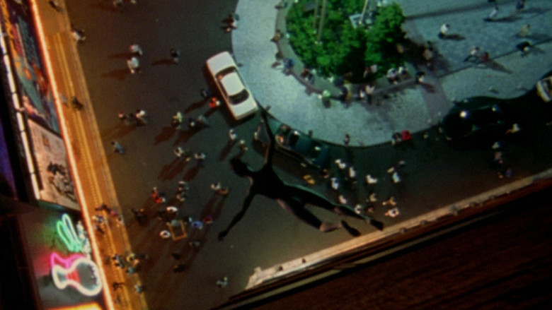 кадр из фильма Живым или мёртвым