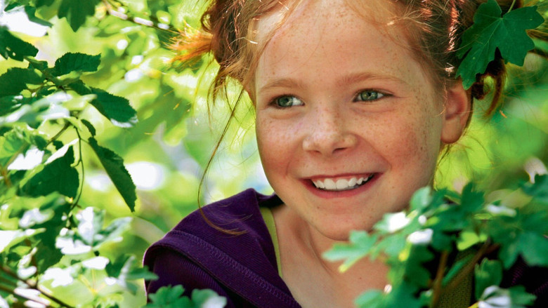 кадр из фильма Девочка и лисенок