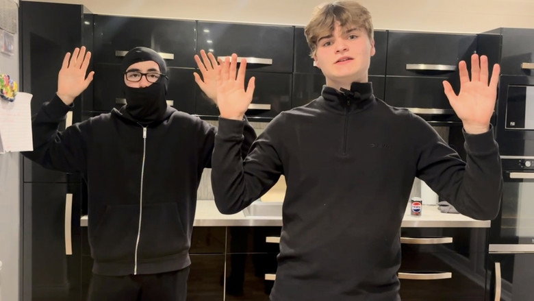 кадр из фильма PERU