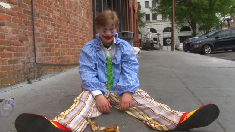 кадр из фильма Send In The Clowns