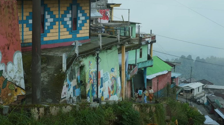 кадр из фильма Sadali