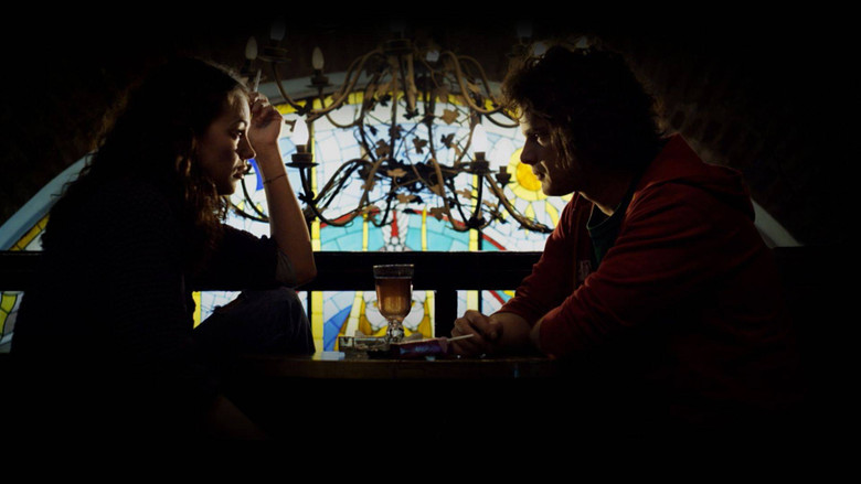 кадр из фильма Și caii sunt verzi pe pereți