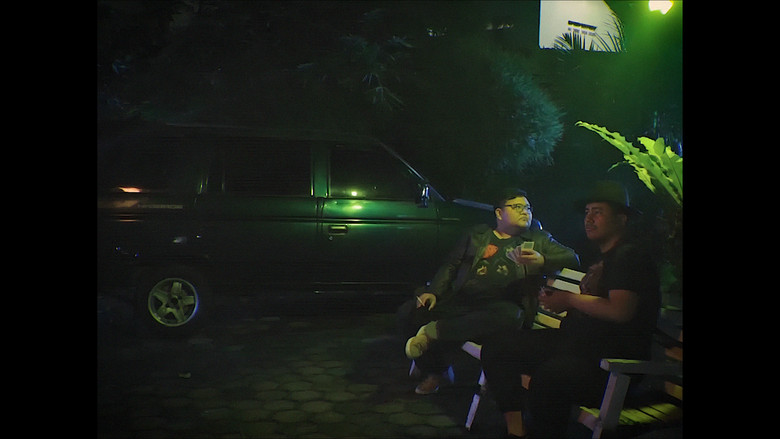 кадр из фильма Staycation