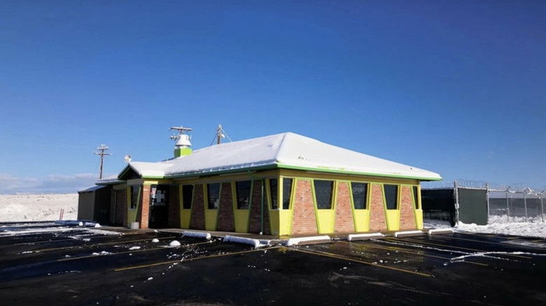 кадр из фильма Slice of Life: The American Dream. In Former Pizza Huts.