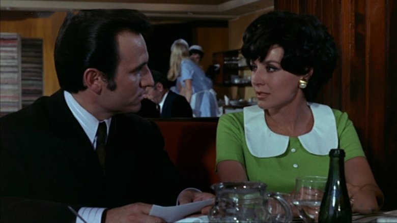 кадр из фильма Relaciones casi públicas