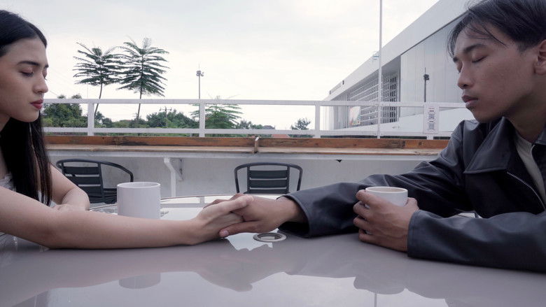 кадр из фильма Benang Dalam Awan