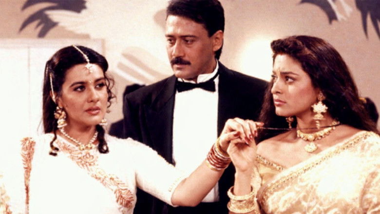 кадр из фильма आईना