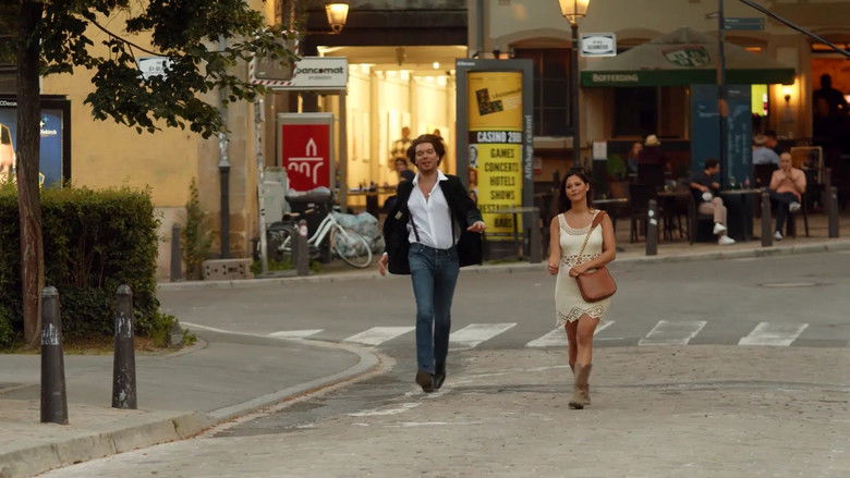 кадр из фильма Juste à côté