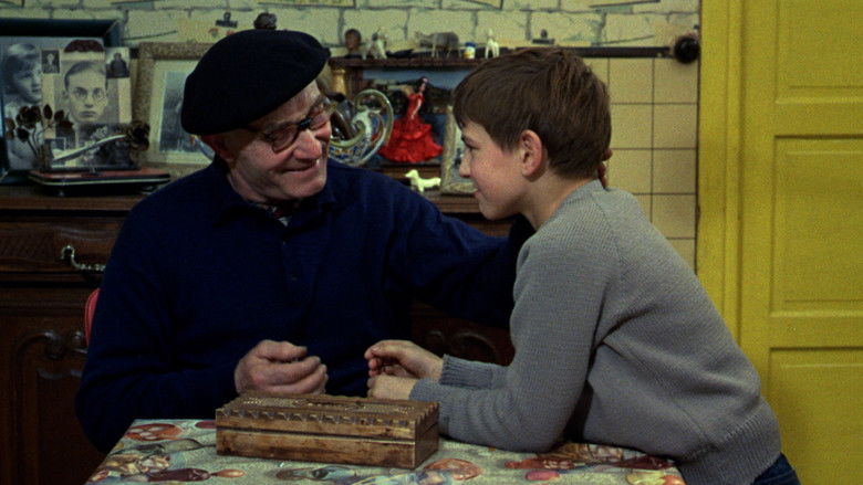 кадр из фильма Обнаженное детство