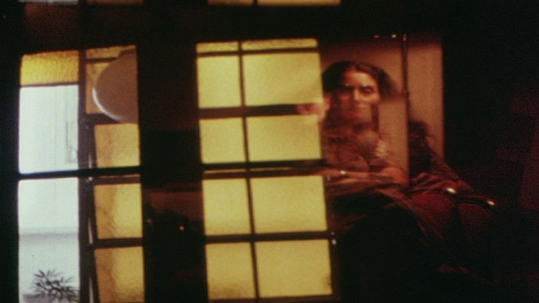 кадр из фильма A Través de las Ruinas