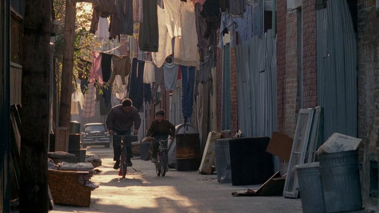 кадр из фильма Леоло