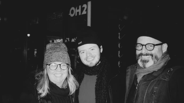 кадр из фильма Family Photos