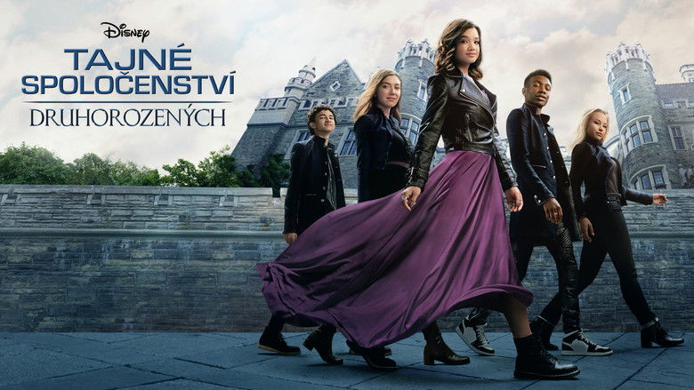 кадр из фильма Тайное общество младших монарших особ