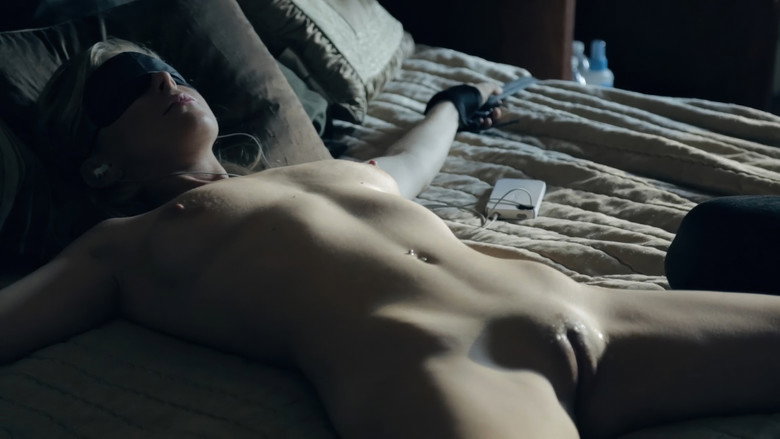 кадр из фильма The Submission of Emma Marx