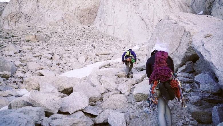 кадр из фильма As Long as Life Endures: A Climber Wedding