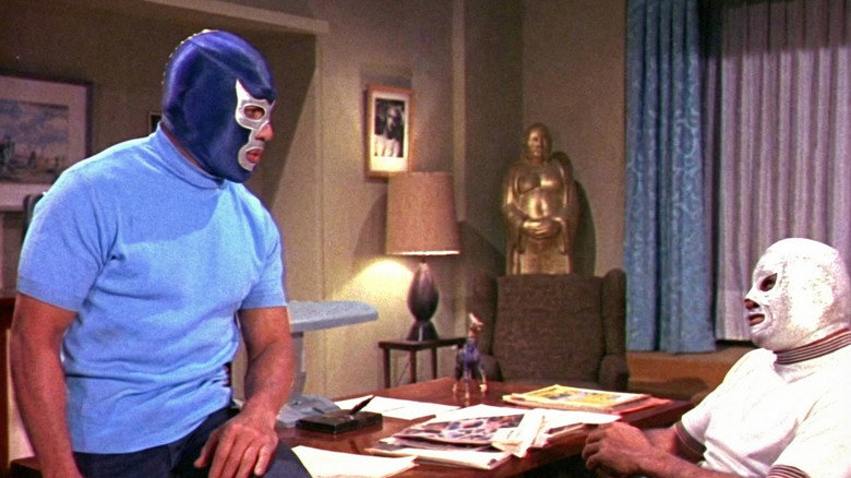 кадр из фильма Santo el enmascarado de plata y Blue Demon contra los monstruos