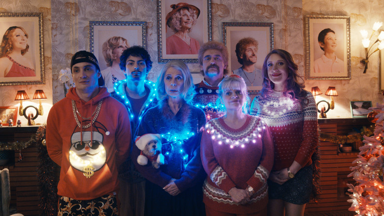 кадр из фильма Семейка с приветом 4: Новогодние разборки