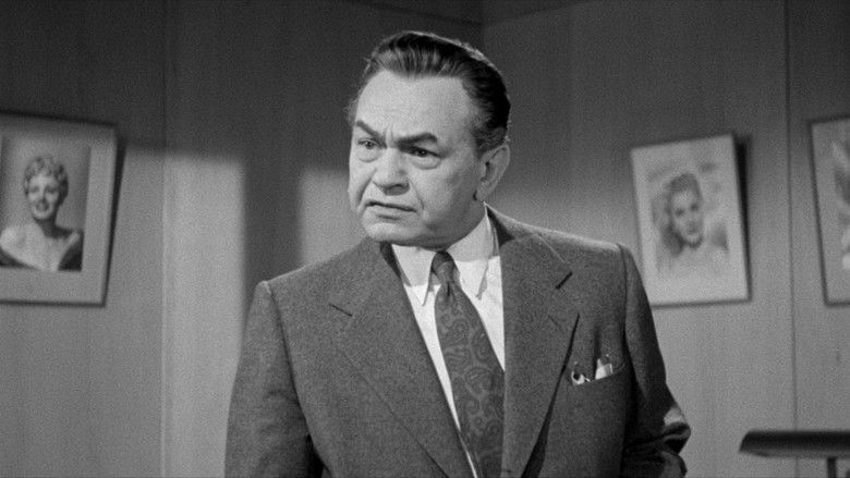 кадр из фильма Стеклянная паутина