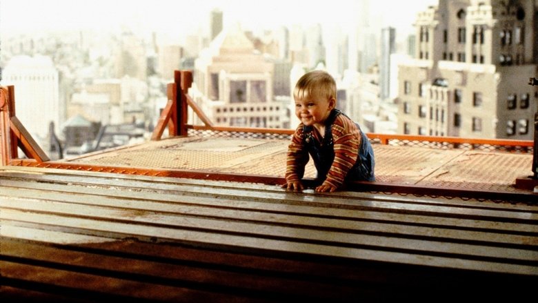 кадр из фильма Младенец на прогулке или Ползком от гангстеров