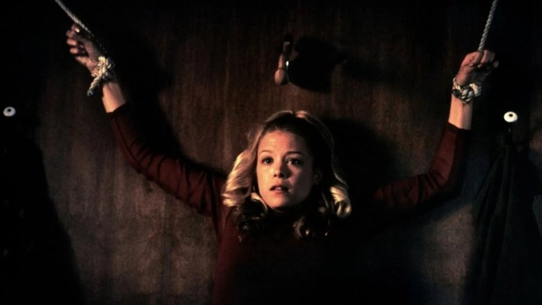 кадр из фильма Артефакт