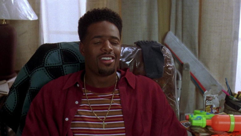 кадр из фильма Не грози южному централу, попивая сок у себя в квартале