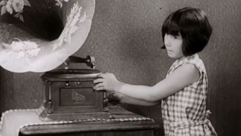 кадр из фильма A Hollywood Theme Song