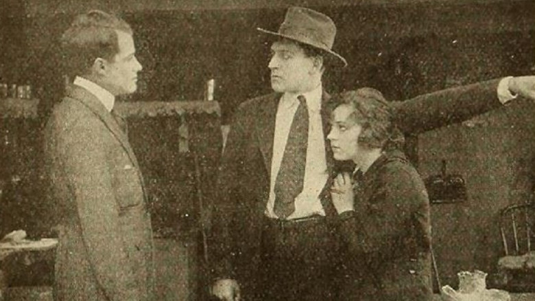 кадр из фильма A Woman Alone