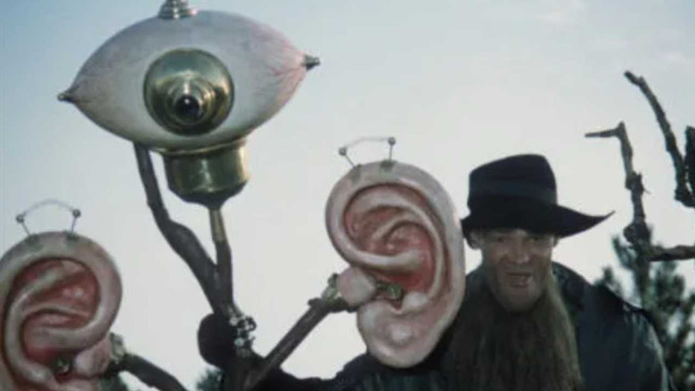 кадр из фильма Тайна Карпатского замка