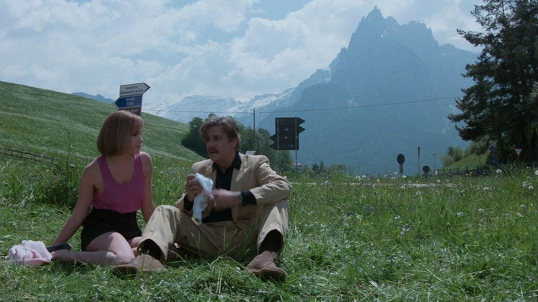 кадр из фильма Странная болезнь