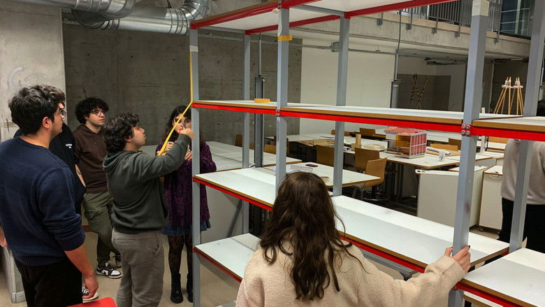 кадр из фильма Meow Window