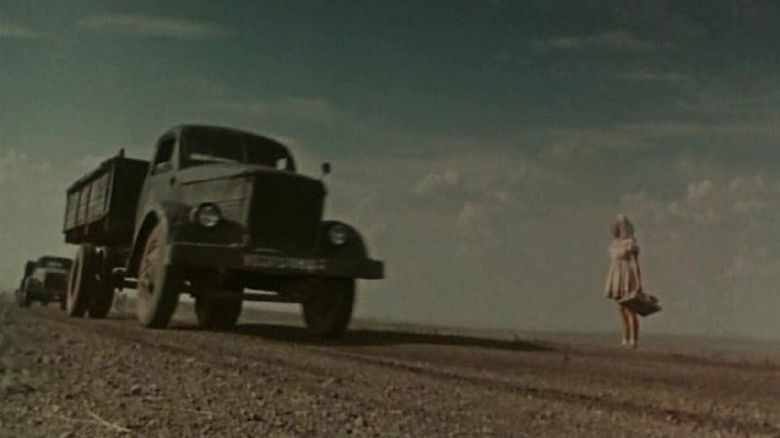 кадр из фильма Алёнка