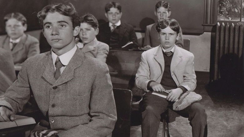 кадр из фильма The Happy Years