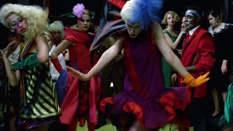 кадр из фильма Жидкое небо