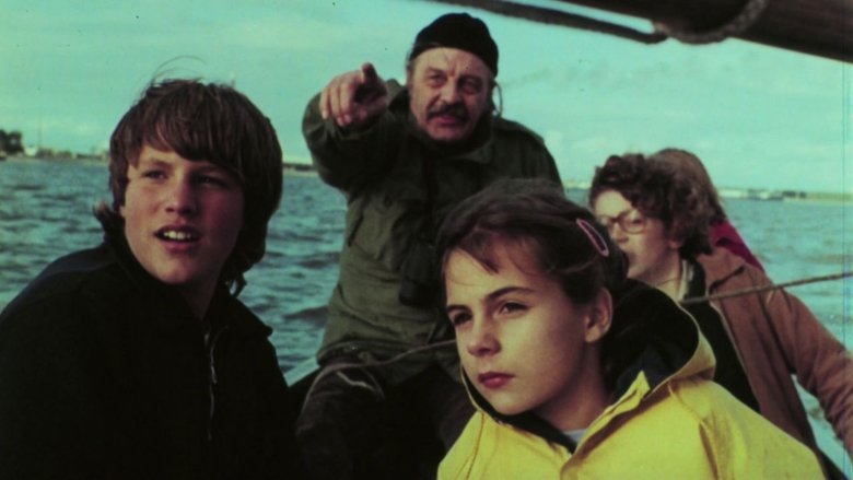 кадр из фильма Путешествие по реке с курицей