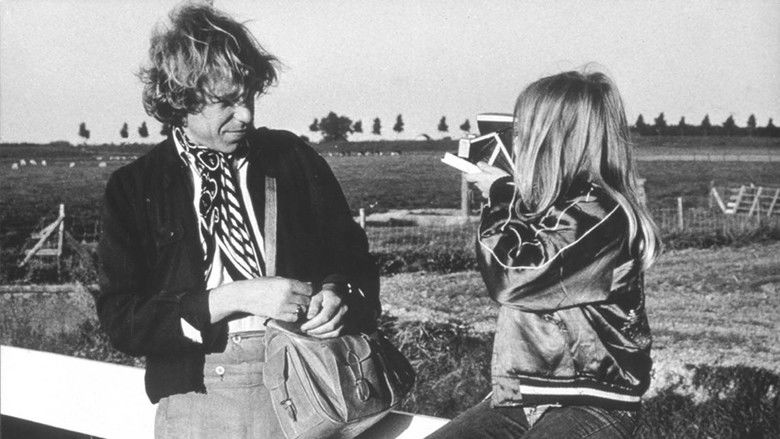 кадр из фильма Алиса в городах